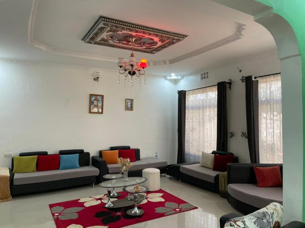 Hostel Evelina House Boma la Ngombe Exteriér fotografie