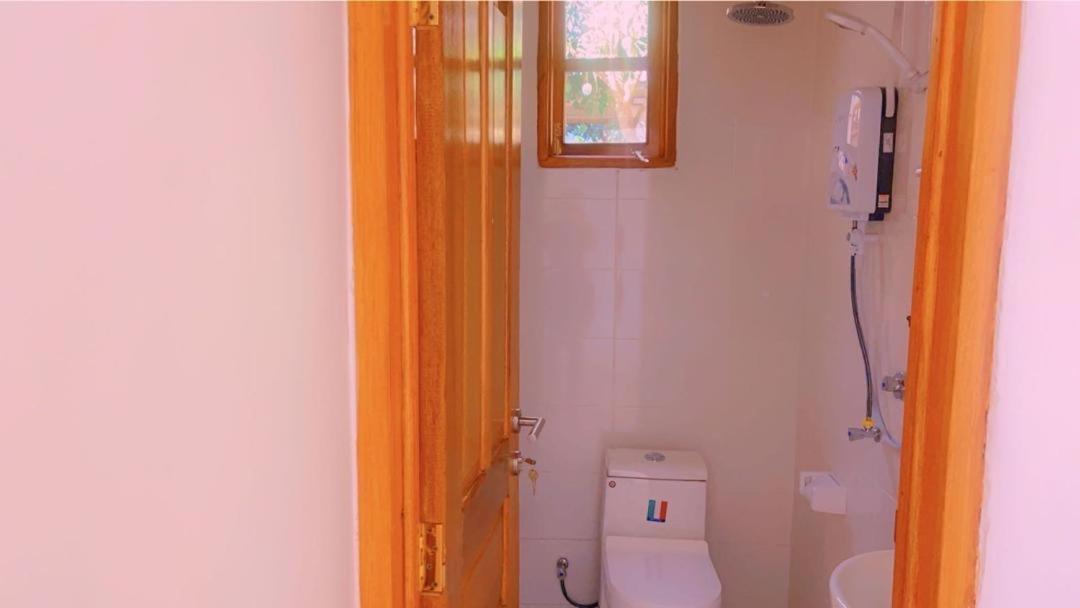 Hostel Evelina House Boma la Ngombe Exteriér fotografie